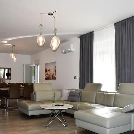 Πανσιόν Villa Luna&Aurora